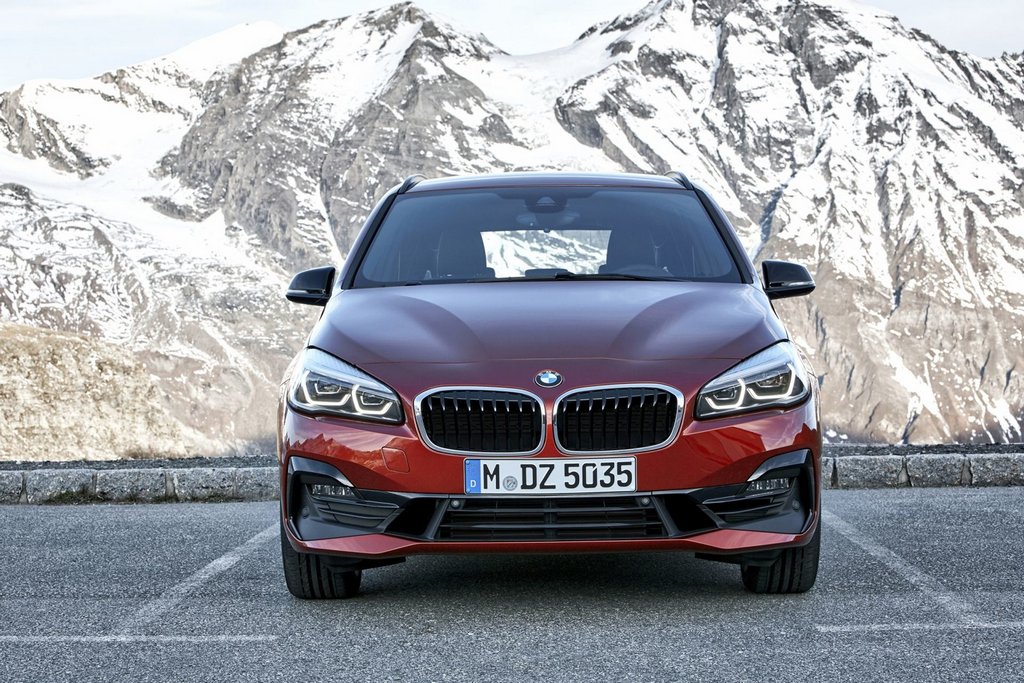BMW 2-Series Active Tourer kompaktvena apskats