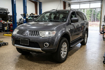 Mitsubishi Pajero Sport 2008–2015 Sānu pakāpieni Allmond Black (2 gab., alumīnijs) foto 1