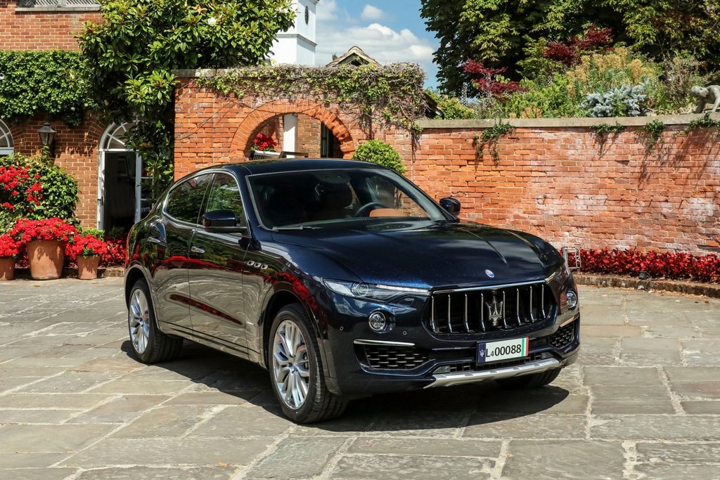 Maserati Levante krosovera apskats