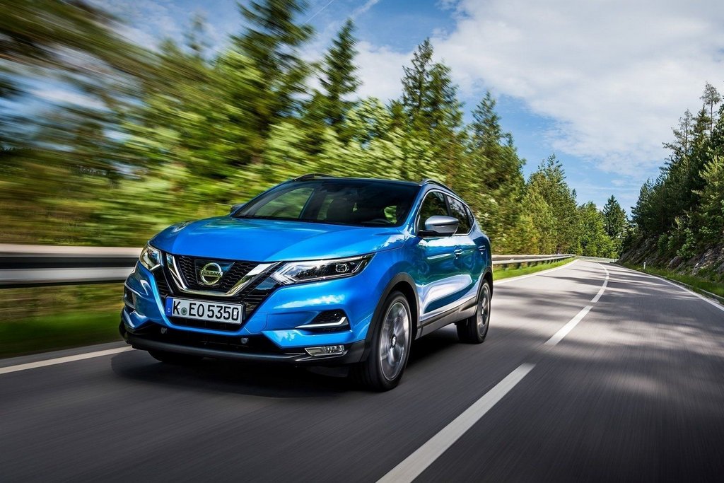 Atjauninātā otrās paaudzes Nissan Qashqai krosovera apskats