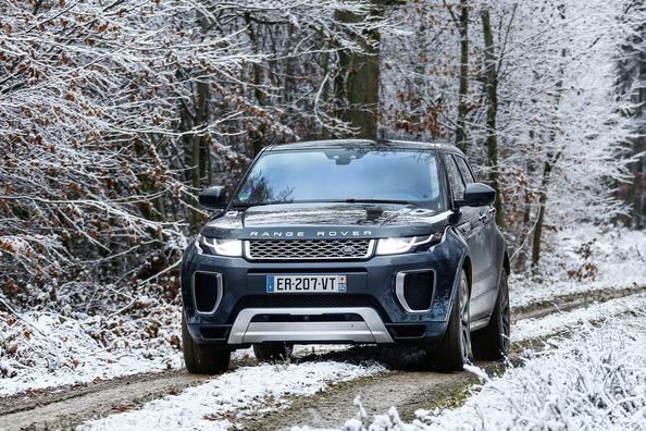 Atjaunināts premium klases krosovera Range Rover Evoque
