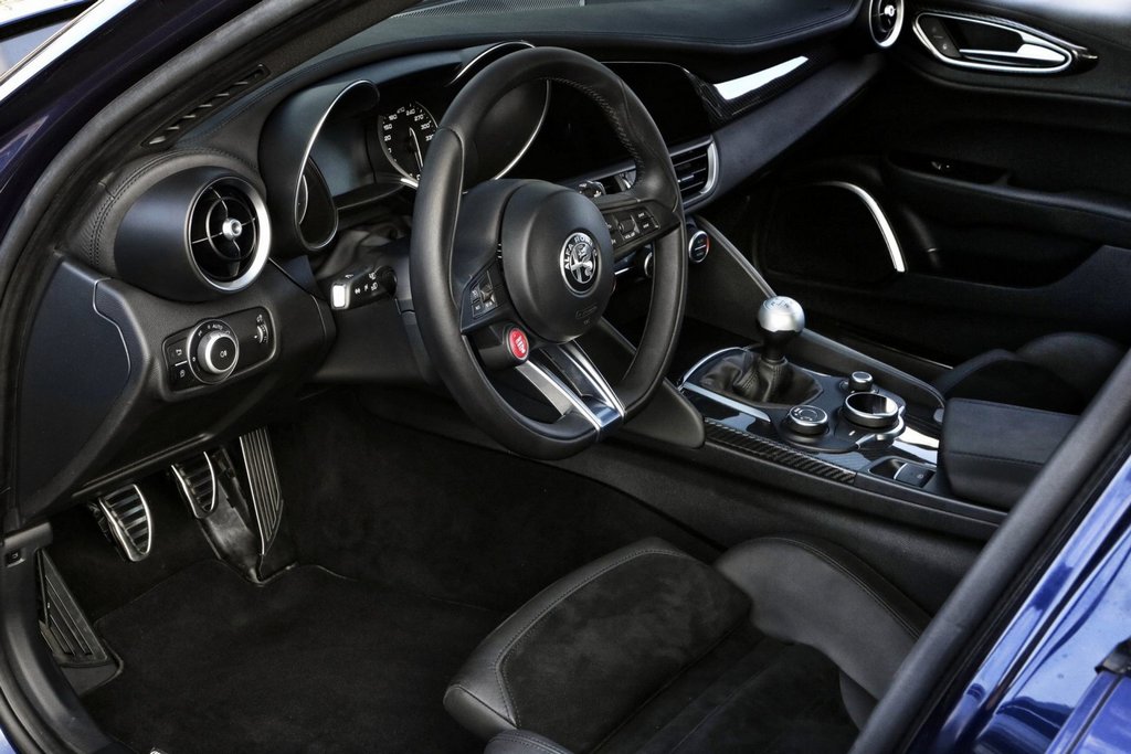 Sedana Alfa Romeo Giulia apskats