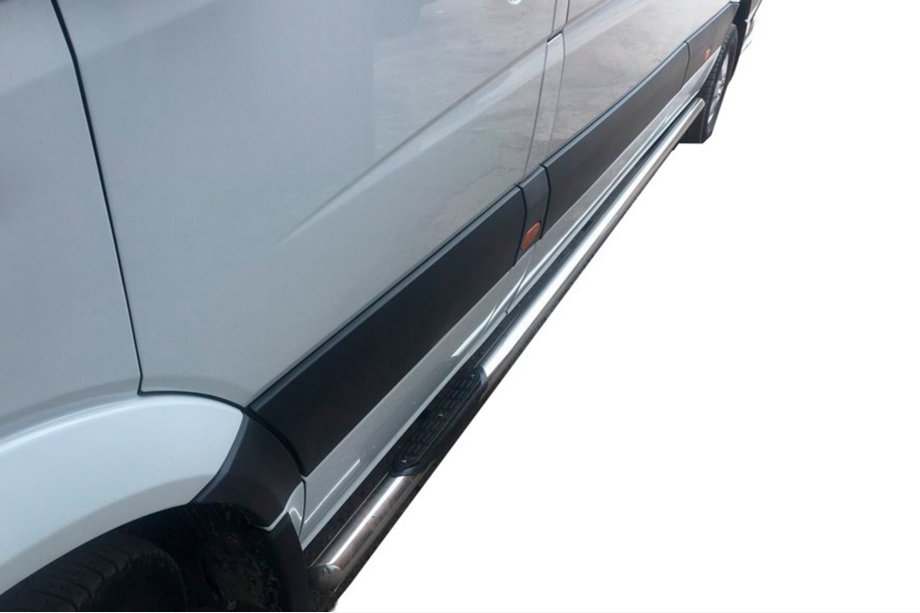 Mercedes Sprinter W907/W910 2018– Sānu caurules (2 gab., nerūs. tērauds) Ø60, vidējā riteņu bāze – priekšpiedziņa Foto 2