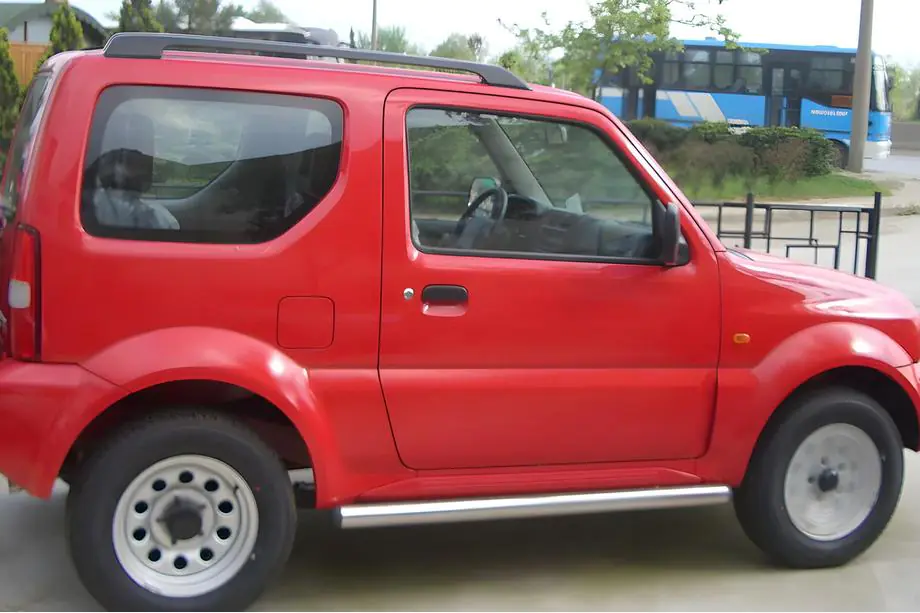 Suzuki Jimny 1998–2018 Sānu aizsargcaurules (2 gab., nerūsējošais tērauds) Foto 1