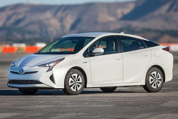 Toyota Prius hibrīdā hečbeka ceturtā paaudze
