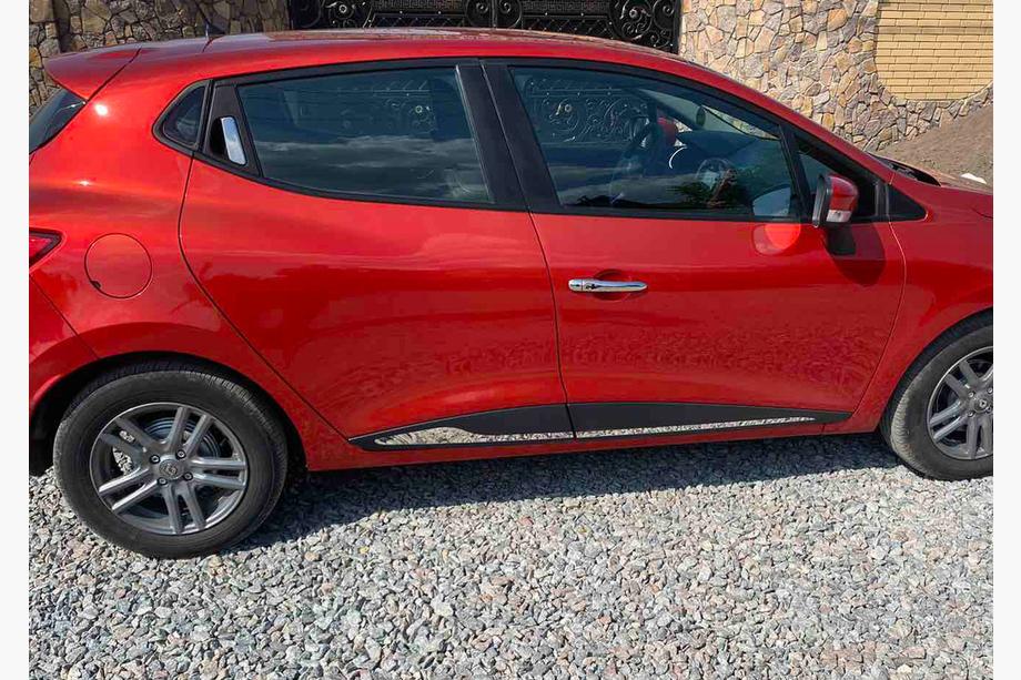 Renault Clio IV 2012–2019 Taisns durvju moldings (4 gab., nerūsējošais tērauds) Melns hroms Image
