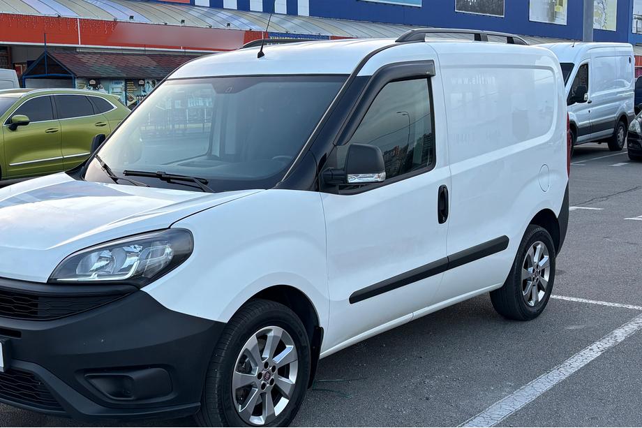 Opel Combo 2012–2018 Jumta reliņi Skyport (melni) Standarta bāze Image