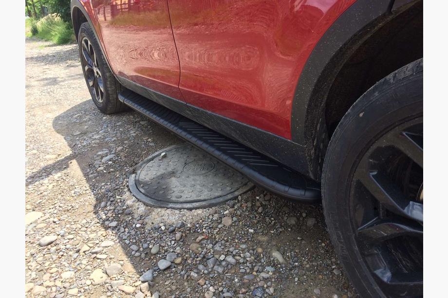 Land Rover Discovery Sport 2014– Sānu sliekšņi Bosphore Black (2 gab., alumīnijs) Image