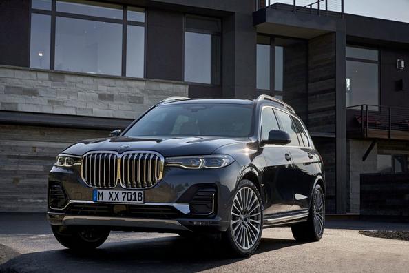 BMW X7 flagmanisks krosovers