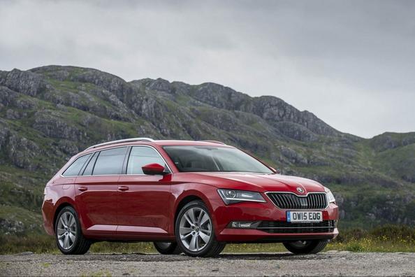Skoda Superb Combi trešās paaudzes apskats