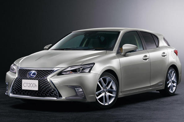 Lexus CT 200h hibrīdā hečbeka apskats