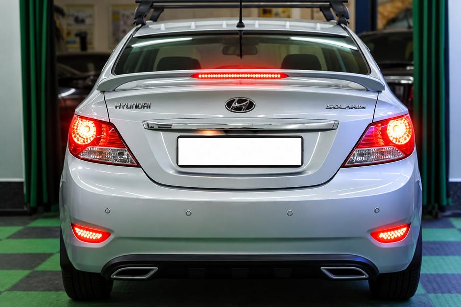 Hyundai Accent 2011–2017 Spoileris Niken V2 (krāsošanai) Image