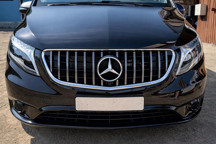 Mercedes Vito/V klase W447 2014– Priekšējā radiatora reste GT Panamericana Chrome (2014-2023 Vito W447) Image