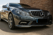 Mercedes E-klase kupeja C207 2010–2017 Priekšējā radiatora reste (2009-2013, GT Panamericana) foto 1