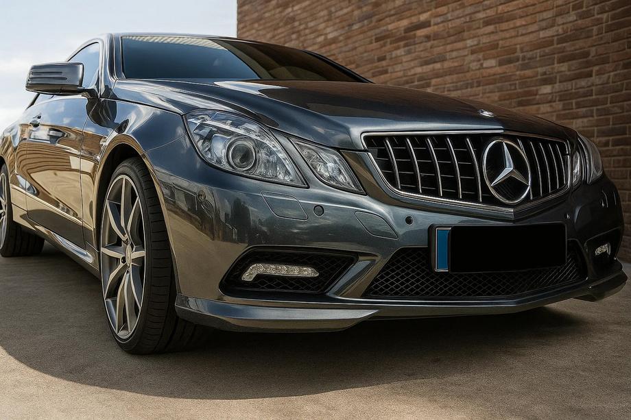 Mercedes E-klase kupeja C207 2010–2017 Priekšējā radiatora reste (2009-2013, GT Panamericana) Image