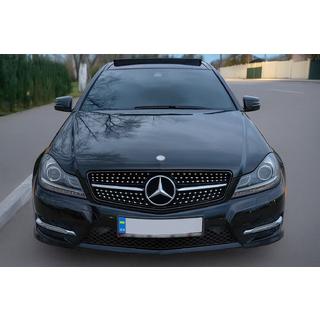 Priekšējais radiatora režģis Diamond Black Mercedes C klase W204 2007–2015 foto 1