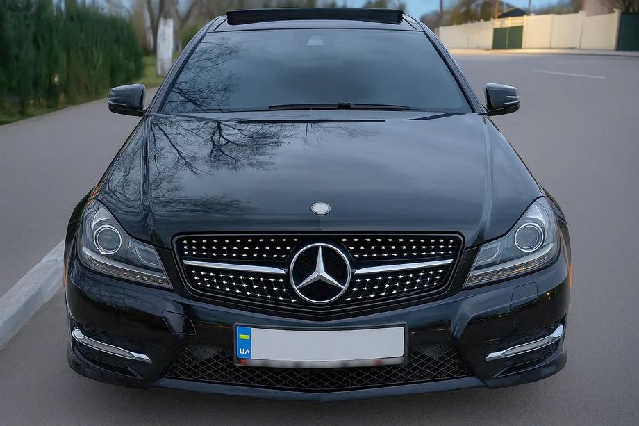 Mercedes C klase W204 2007–2015 Priekšējais radiatora režģis Diamond Black Image