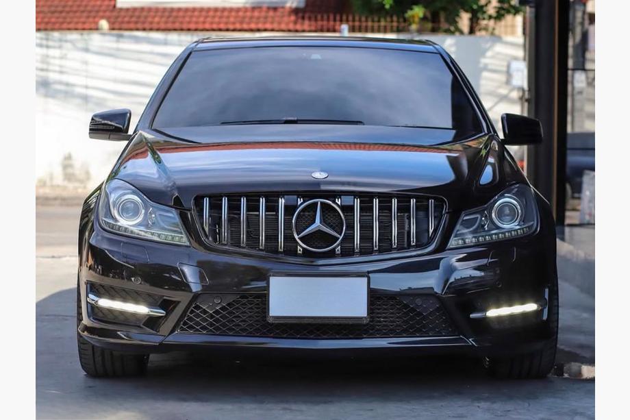 Mercedes C klase W204 2007–2015 Priekšējais radiatora režģis GT Panamericana Image