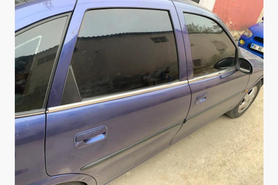 Opel Vectra B 1995–2002 Logu apmales (4 gab., nerūsējošais tērauds) Image