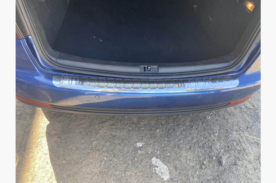 Volkswagen Touran 2003–2010 Aizmugurējā bufera uzlika Carmos (nerūsējošais tērauds) Foto 3
