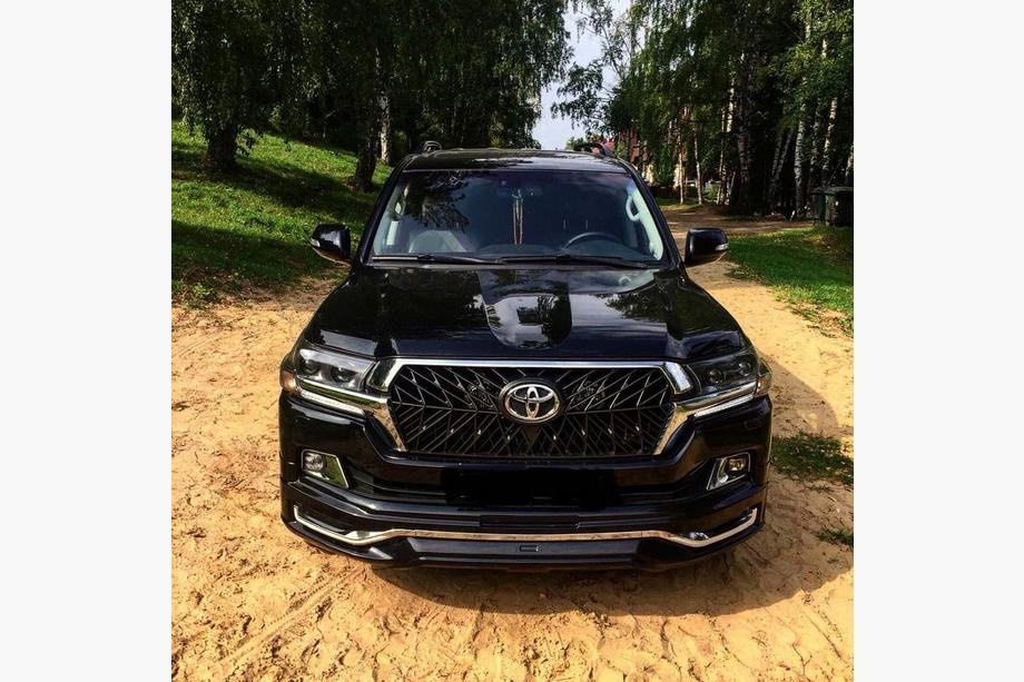 Toyota Land Cruiser 200 2007–2021 Virsbūves bodykit komplekts 2016↗ (Modelista V3) Melna krāsa Foto 11