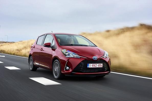 Toyota Yaris Hybrid hečbeka hibrīdās versijas apskats