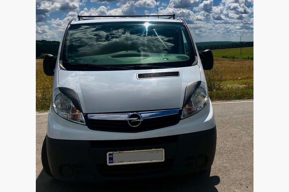 Renault Trafic 2001–2015 Priekšējo lukturu uzacis Porshe-style Foto 2