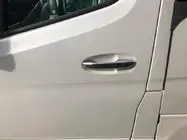 Mercedes Sprinter W907/W910 2018– Durvju rokturu uzlikas (nerūsējošais tērauds) foto 3