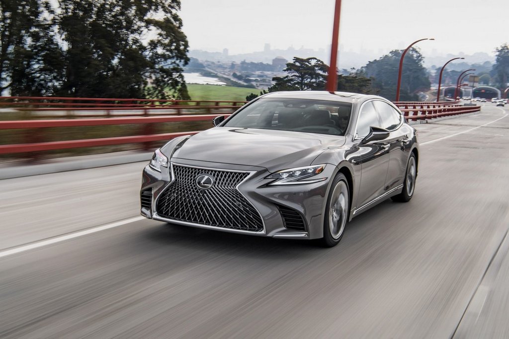 Piektās paaudzes Lexus LS sedana apskats