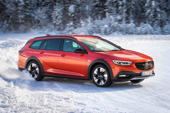 Paaugstinātas caurgājamības universālis Opel Insignia Country Tourer