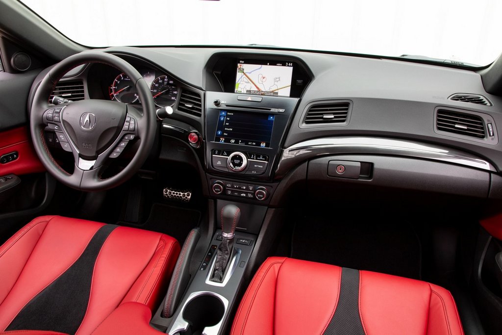 Atjauninātais sedans Acura ILX