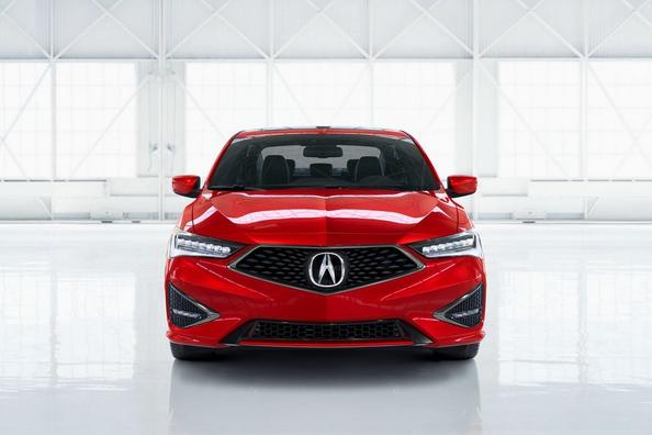 Atjauninātais sedans Acura ILX