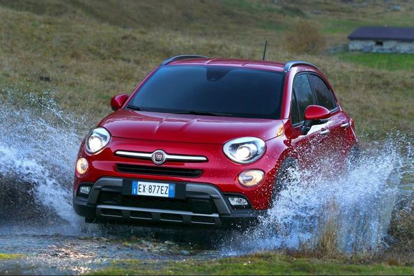 Kompakts pilsētas krosovera modelis Fiat 500X