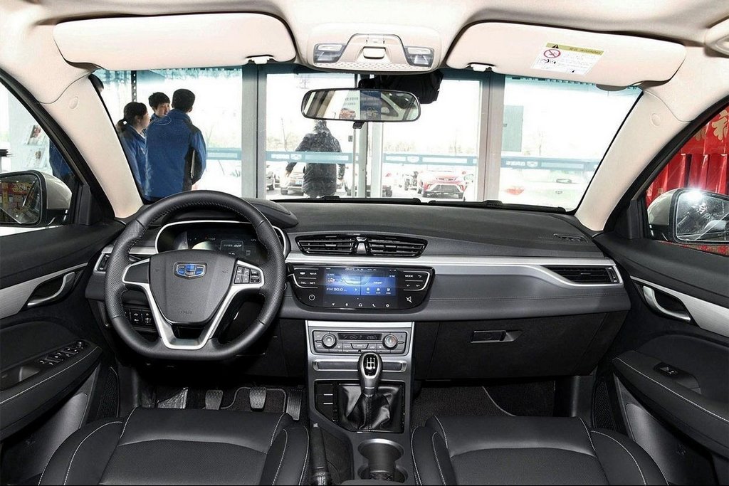 Atjaunināts sedans Geely Emgrand 7