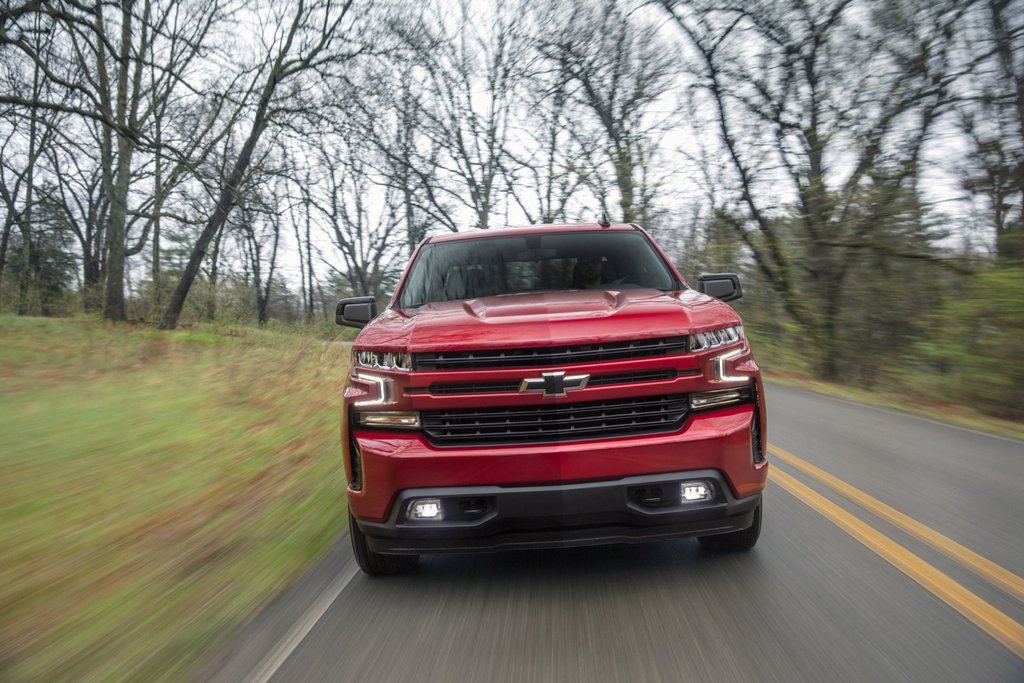 Jaunās paaudzes Chevrolet Silverado pikapa apskats