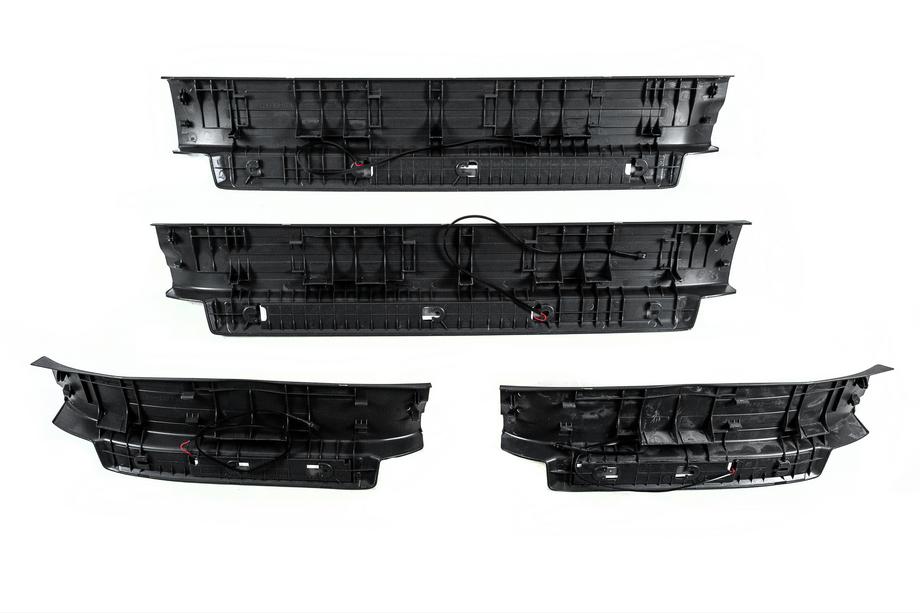 Toyota Land Cruiser Prado 150 2009–2023 Durvju sliekšņu uzlikas ar apgaismojumu (melnas) Foto 5