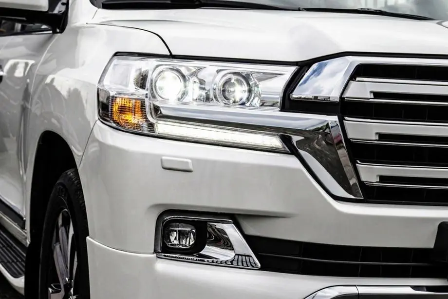 Toyota Land Cruiser 200 2007–2021 Priekšējie lukturi 2016+ (Standart) Image