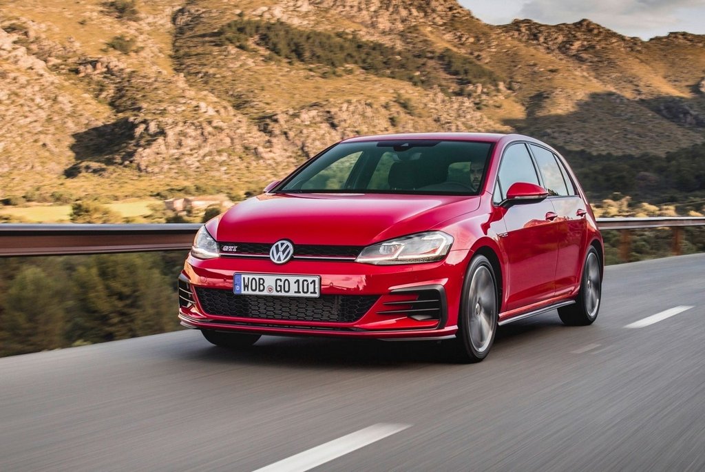 Uzlabotā Volkswagen Golf GTI hečbeka modifikācijas apskats