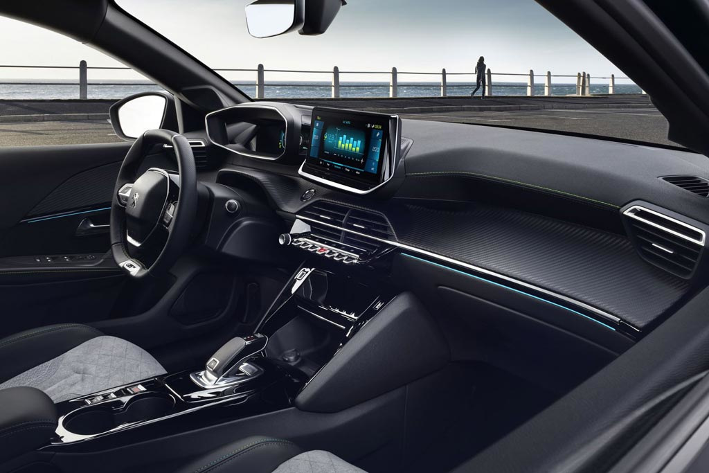 Kompaktā hečbeka Peugeot 208 jaunās paaudzes apskats