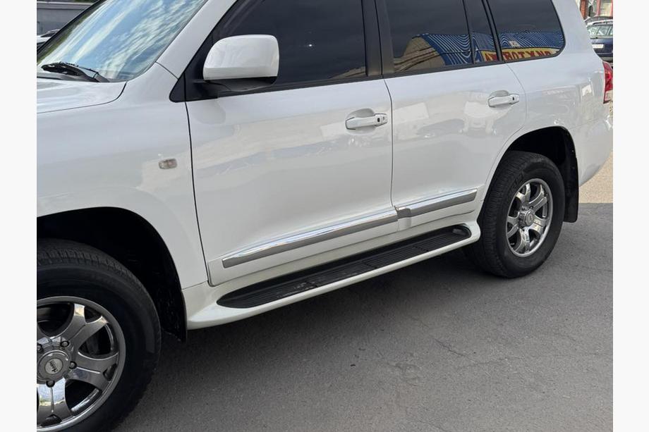 Toyota Land Cruiser 200 2007–2021 Durvju moldingu komplekts (2008-2016) Foto 6