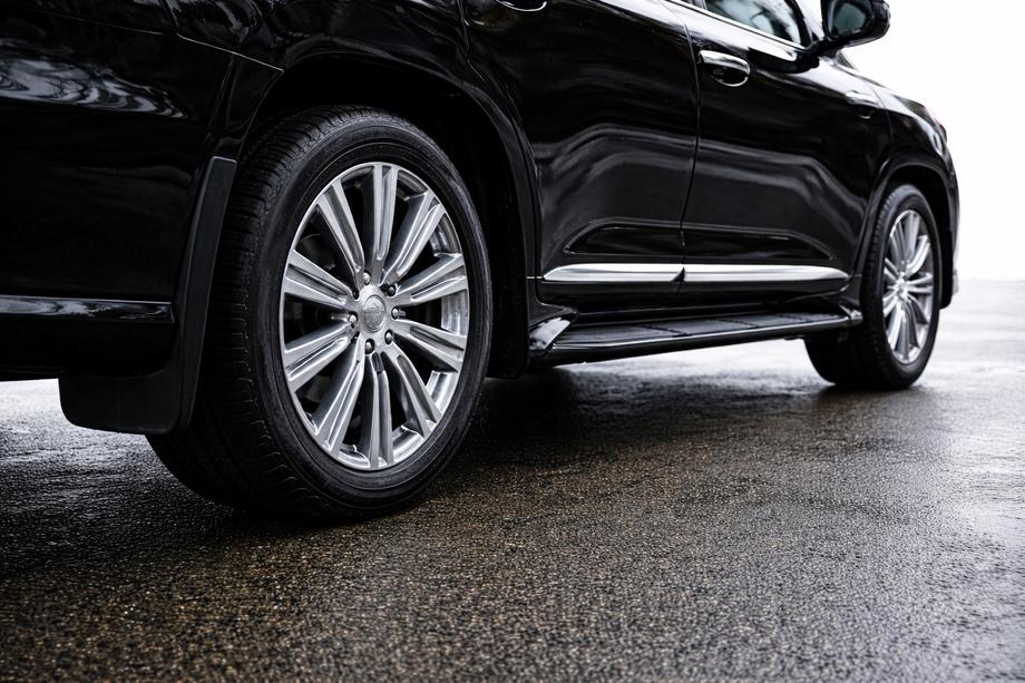 Lexus LX570/450d 2008–2022 Durvju moldingi (dizains 2016+) Foto 3