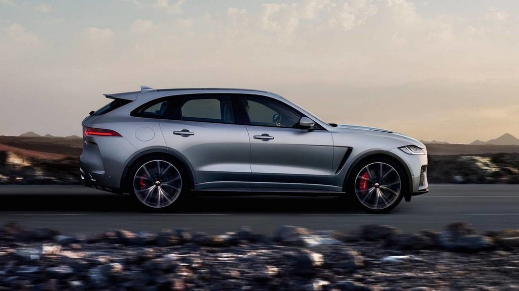 Uzlabota premium krosovera Jaguar F-Pace SVR modifikācija