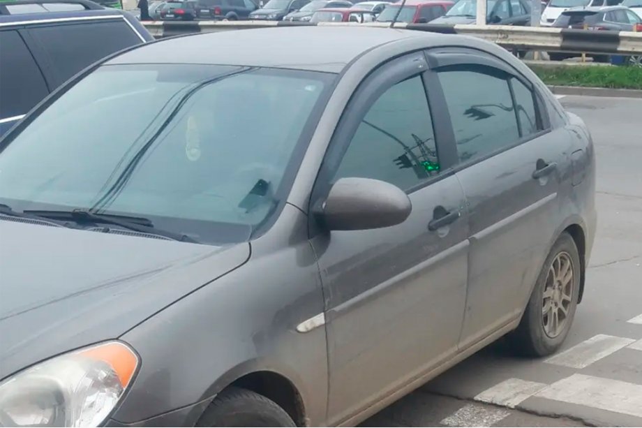 Hyundai Accent 2006–2010 Logu vēja deflektori (4 gab., HIC) Foto 5