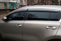Kia Sportage 2015–2021 Logu vēja deflektori ar hromētu līsti (4 gab., HIC) foto 1