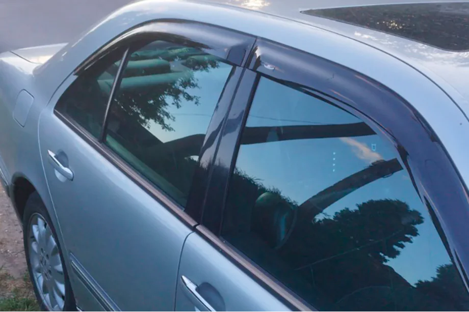 Mercedes E-class W210 1995–2002 Logu deflektori SD (4 gab., HIC) Foto 7