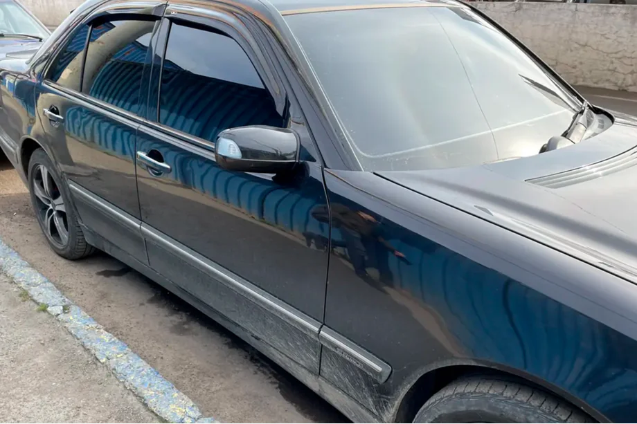 Mercedes E-class W210 1995–2002 Logu deflektori SD (4 gab., HIC) Foto 1
