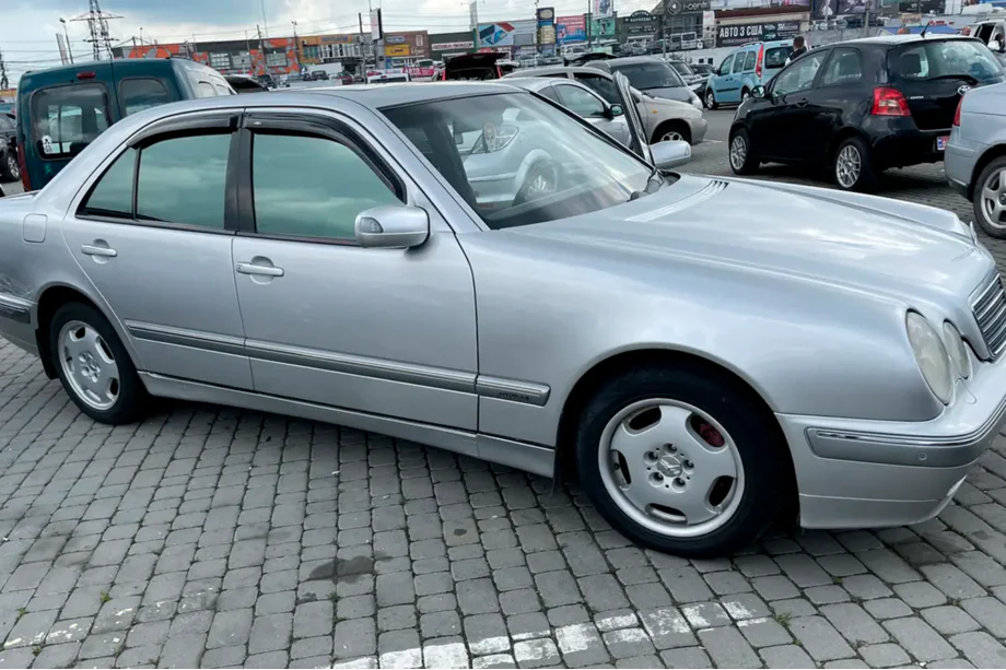 Mercedes E-class W210 1995–2002 Logu deflektori SD (4 gab., HIC) Foto 14