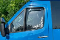 Mercedes Sprinter W901/902/903/904/905 1995–2006 Ieliekamie logu deflektori (2 gab., HIC) foto 2