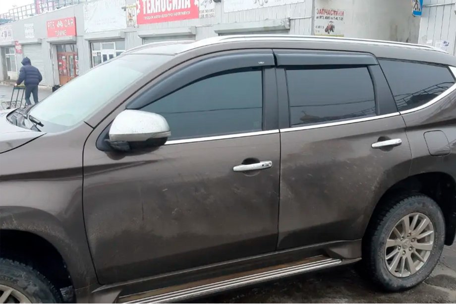 Mitsubishi Pajero Sport 2015– Logu vēja deflektori (4 gab., HIC) Image