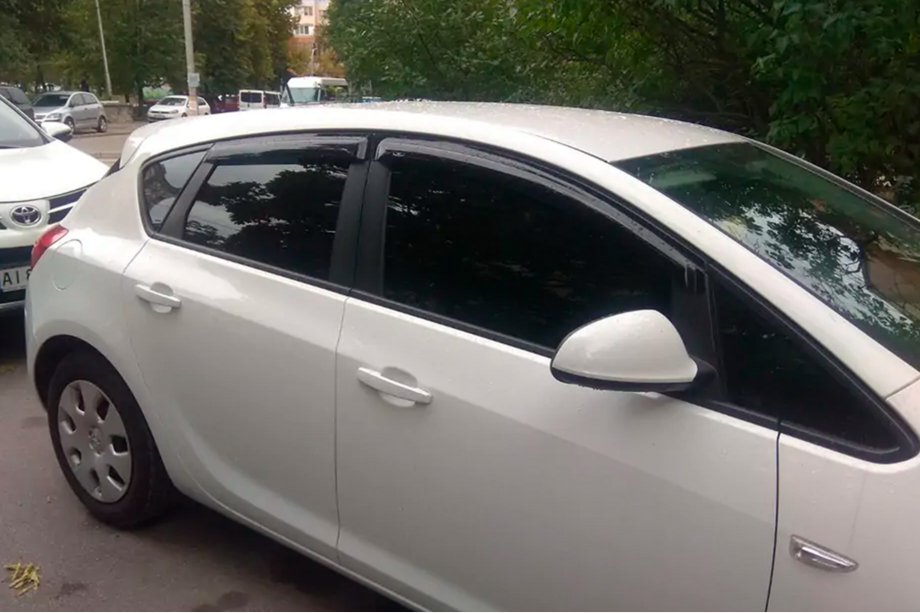 Opel Astra J 2009–2015 Logu deflektori HB (4 gab., HIC) Image